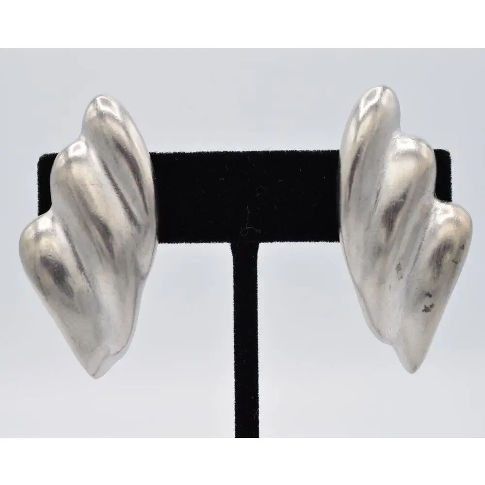 TAT Vintage Clip On Earrings Chunky Silver Brushed Silver Signed NOS 1980s BinAA